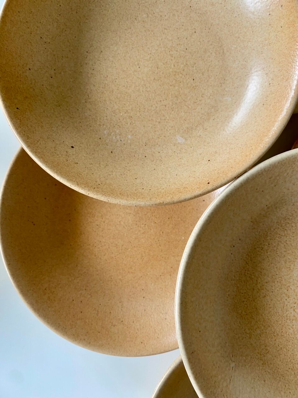 Set of 6 hollow sandstone plates