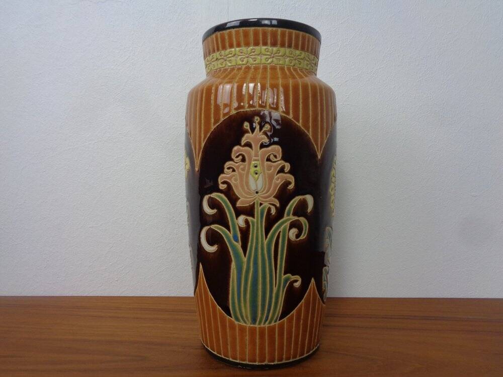 Art Nouveau pottery vase, 1920s