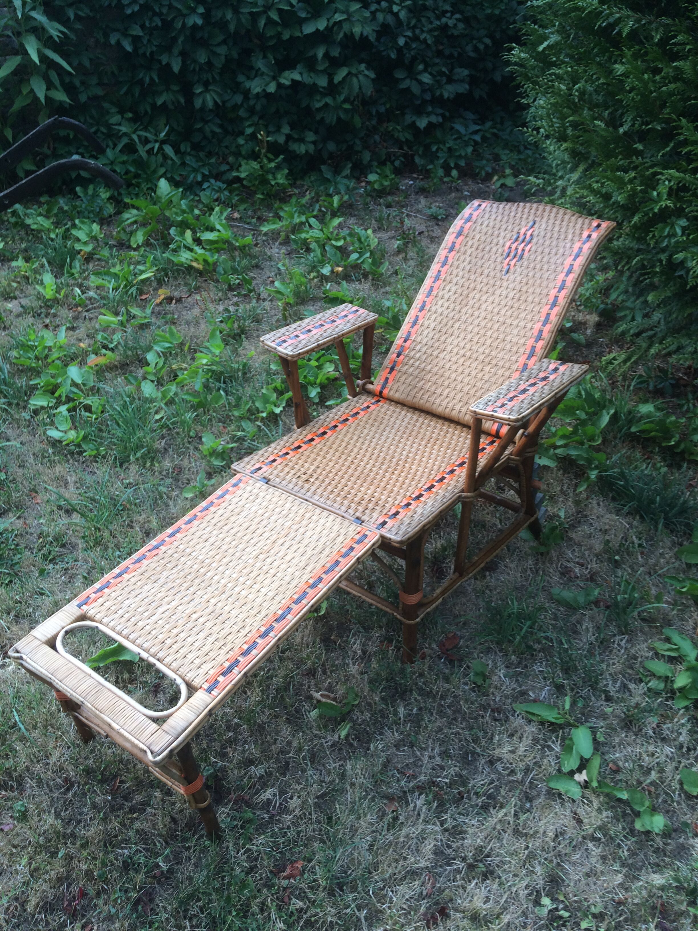 Rattan lounge chair