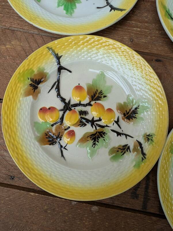 Set of 8 small fruit slip plates Orchies Moulin des Loups