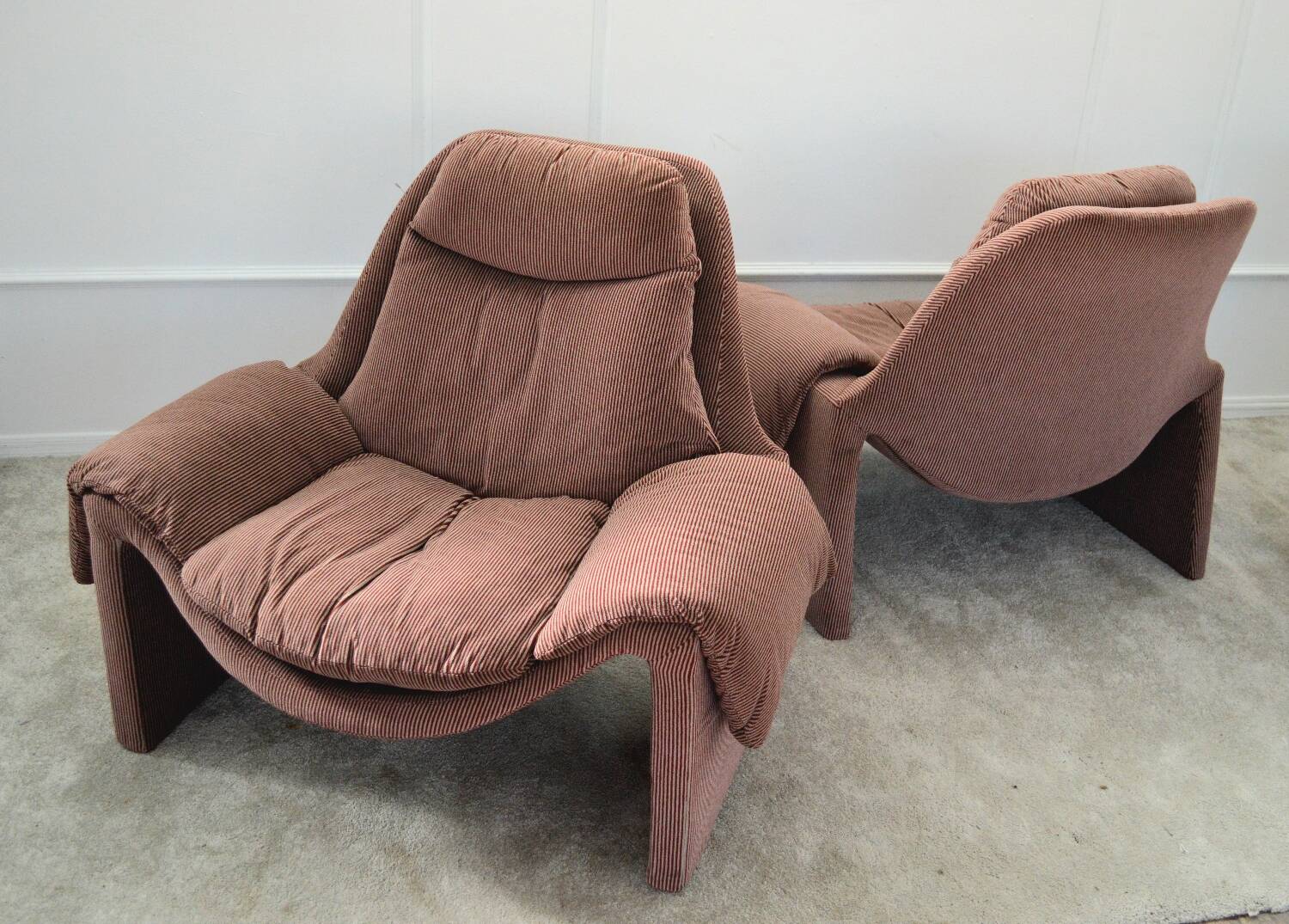 Pair of P60 armchairs by Vittorio Introini for Saporiti