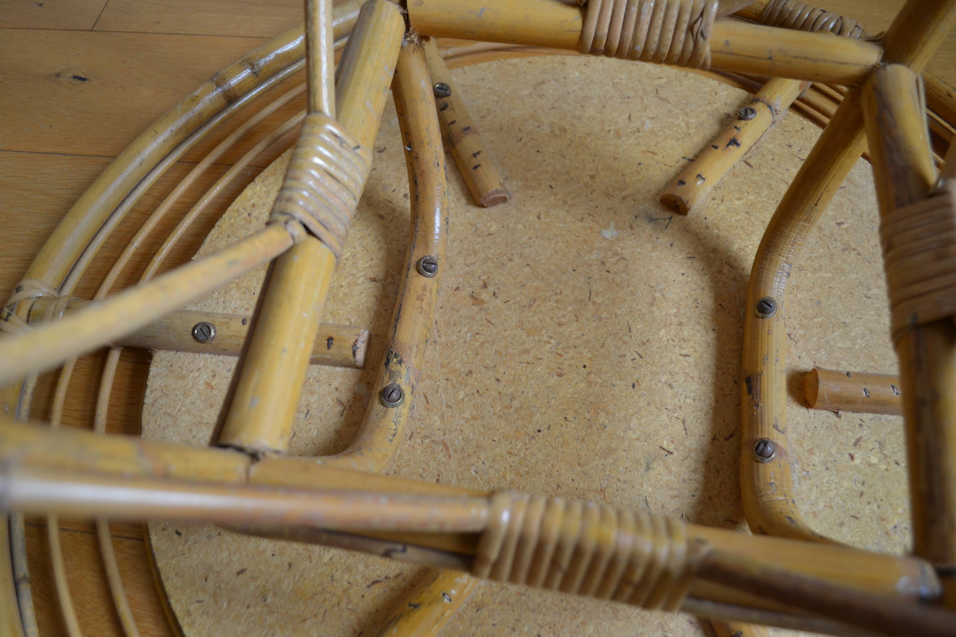Vintage round rattan coffee table