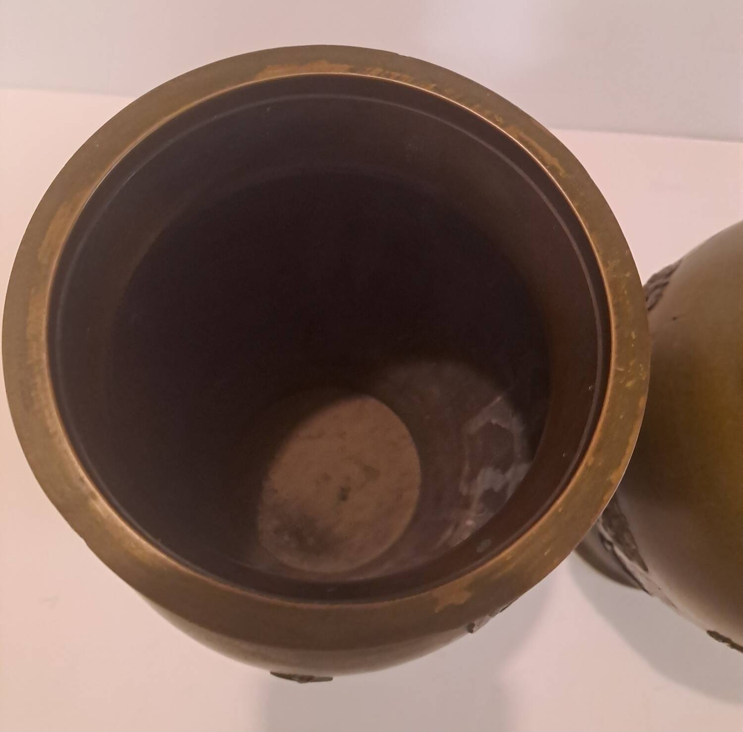Pair of Asian vases in bronze, late 19th century.