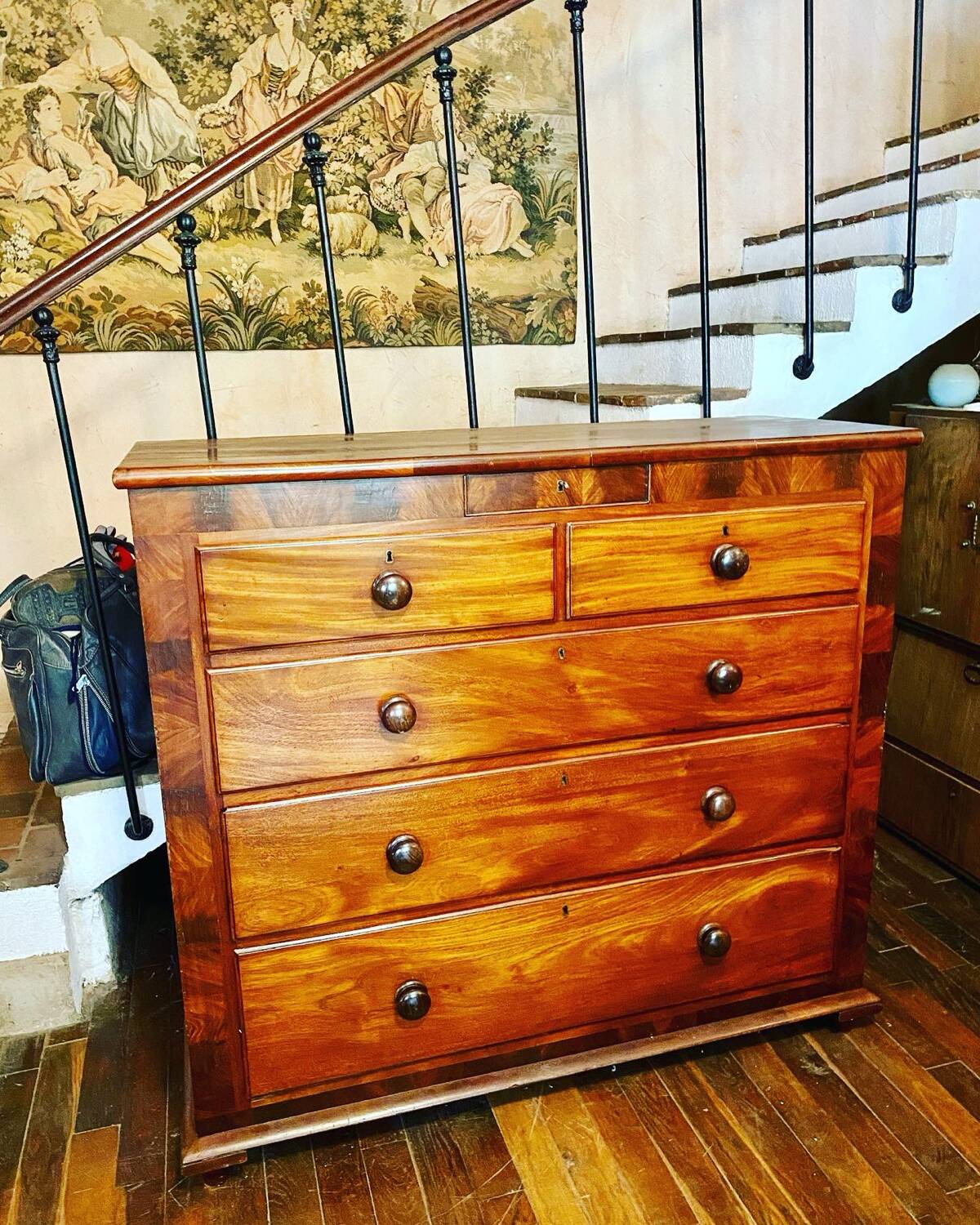 Vintage English chest of drawers