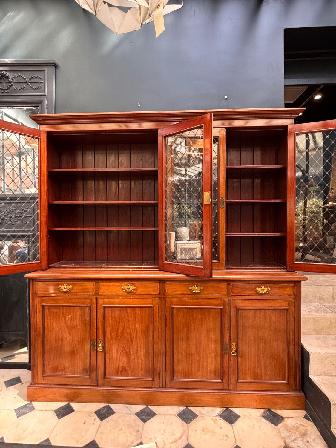 Large English library from the 19th century in mahogany.