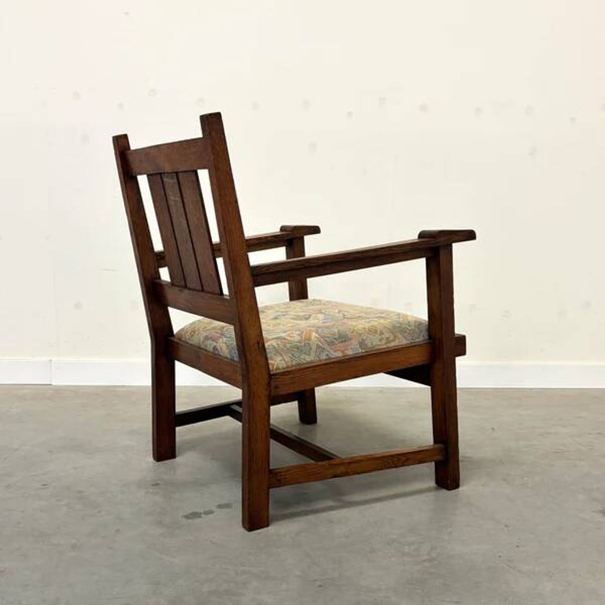 Fauteuil en chêne de l'École de La Haye, Art Déco néerlandais vers 1920 (2 sur 2)