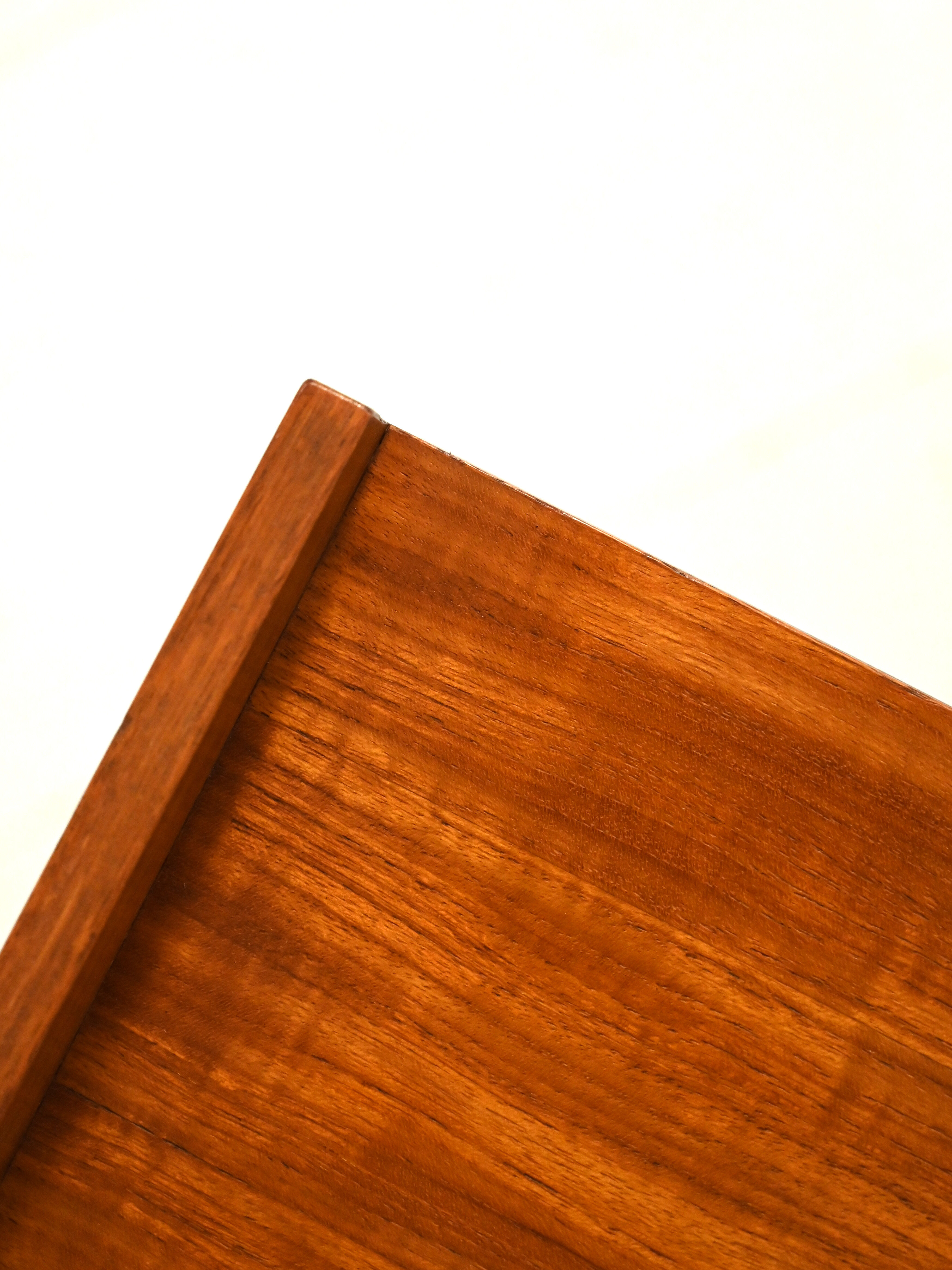 Paire de tables de chevet en teck