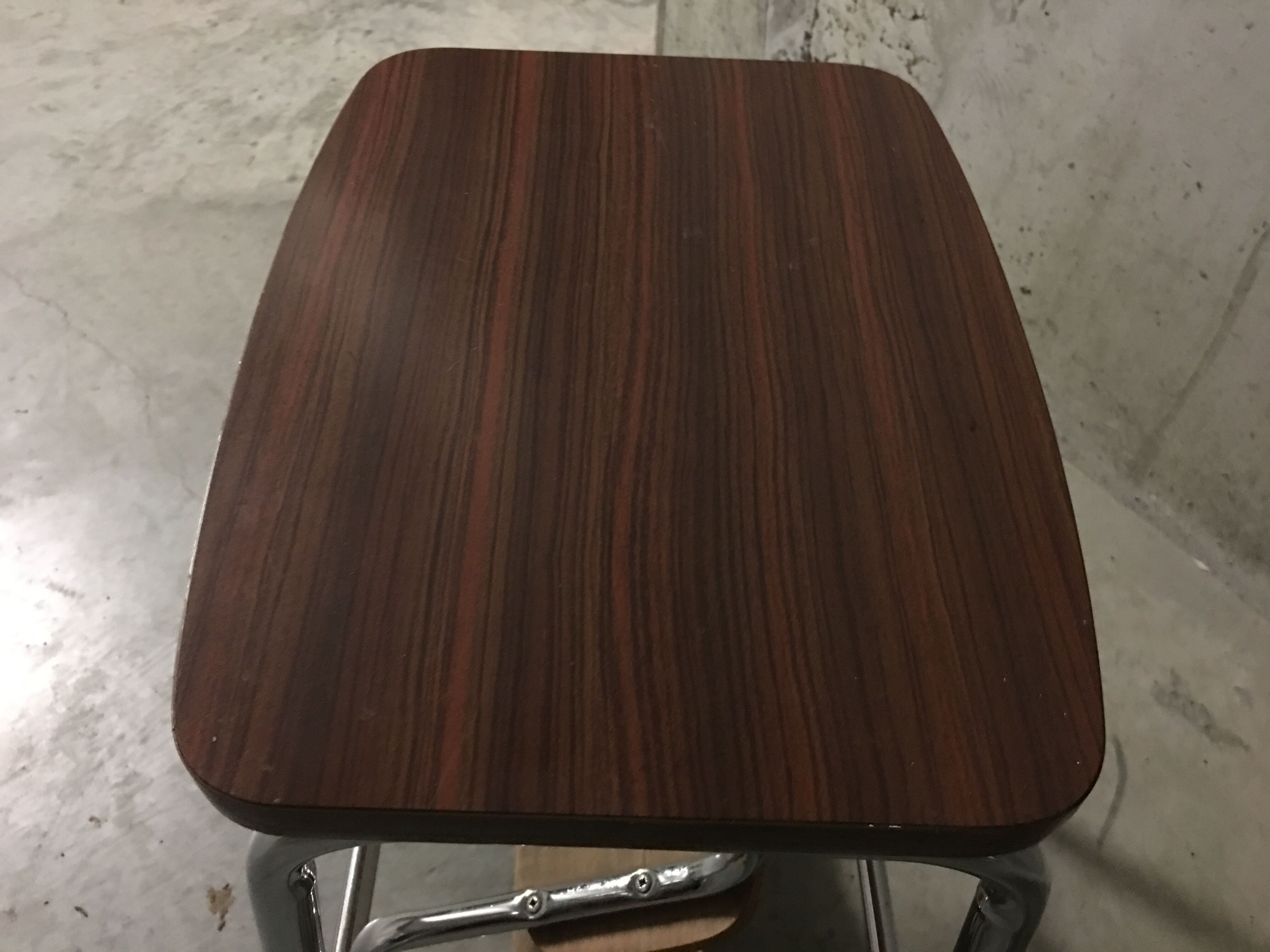 Tabouret marche-pied en formica années 70