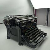 Underwood No. 5 of 1911 typewriter - Standard - Champion