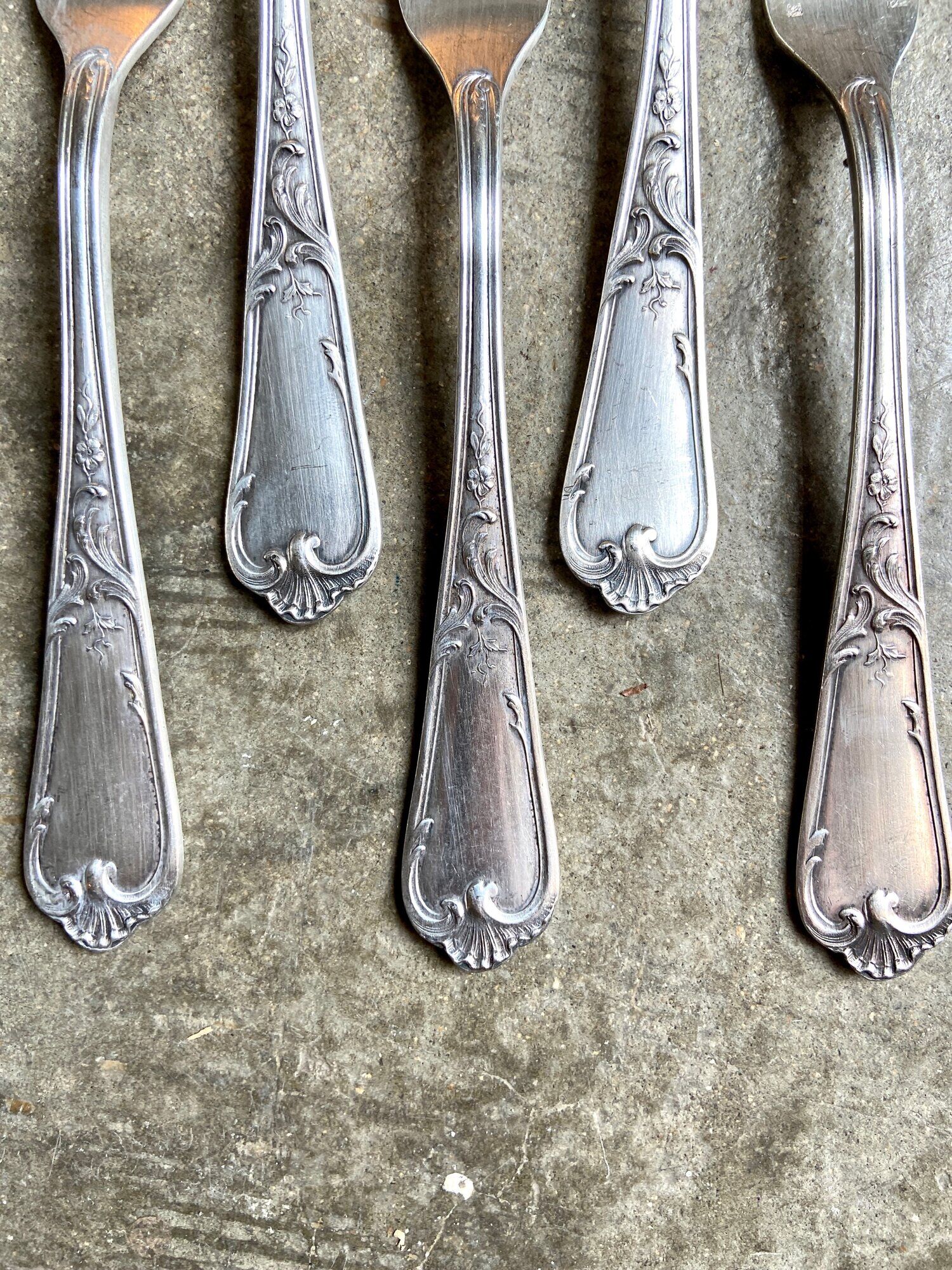 6 silver metal forks