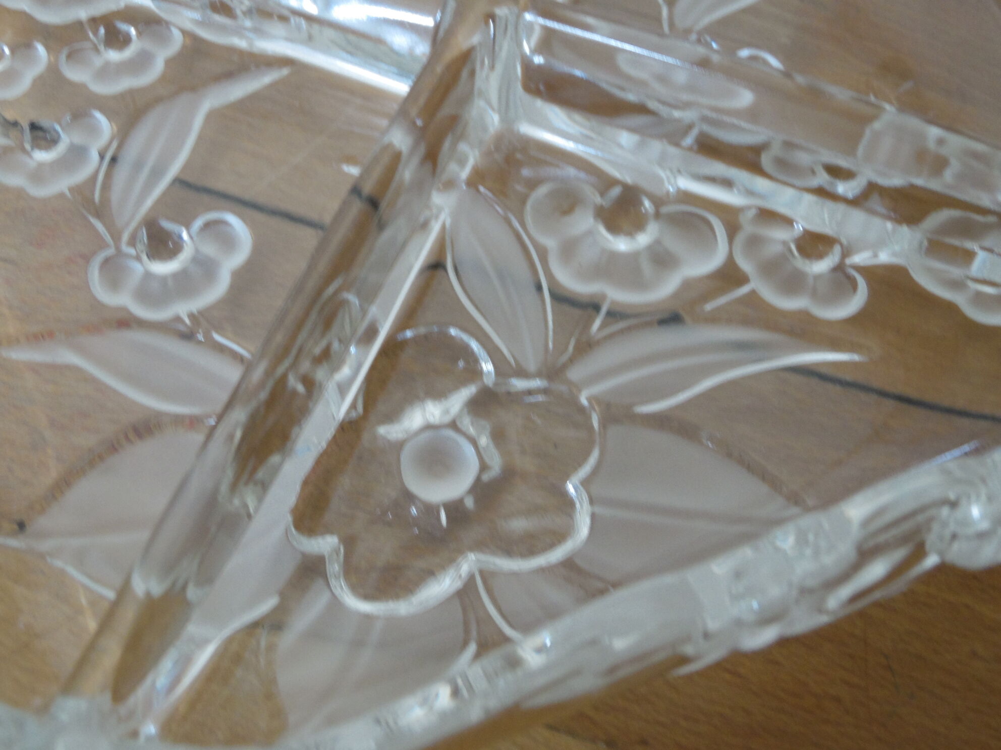 Plat a compartiment en verre epais deco laqué