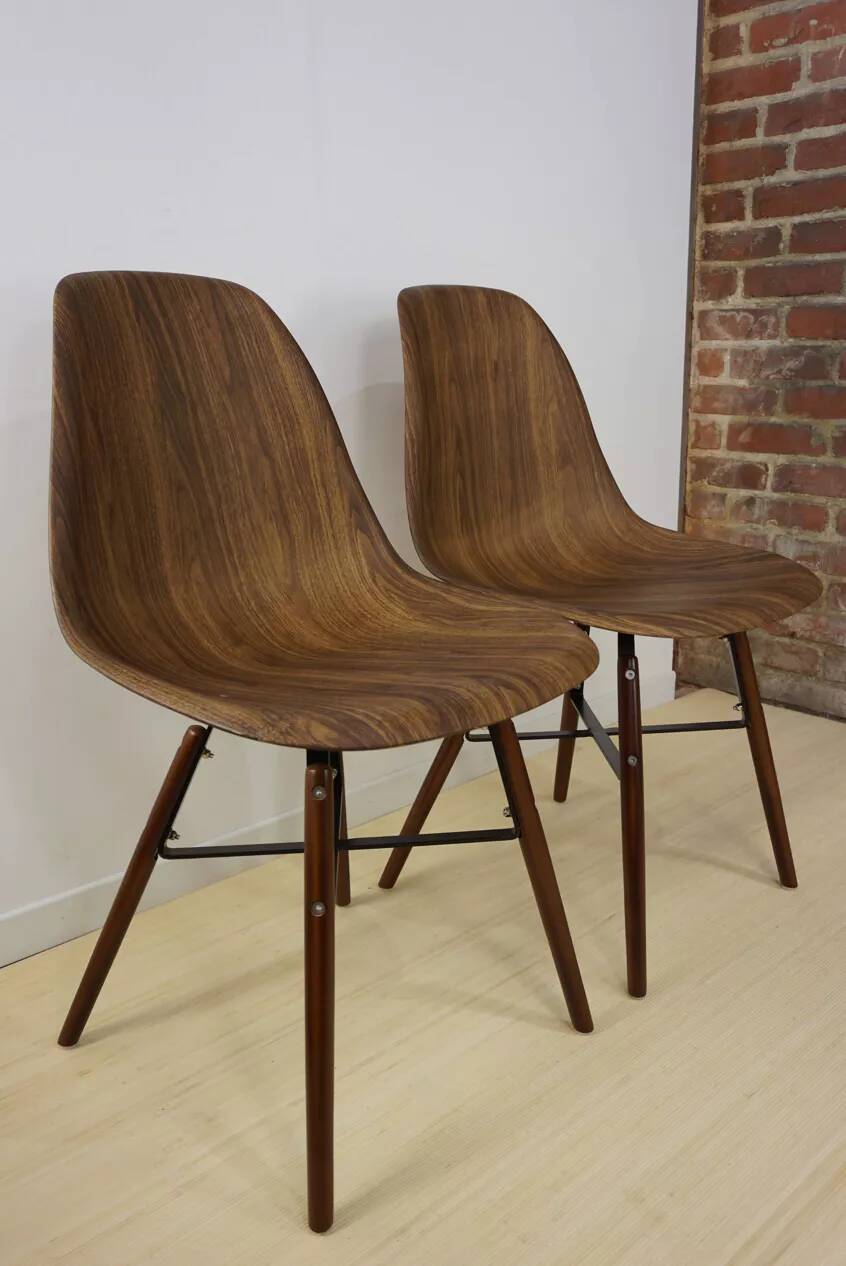 4 chaises en ABS, bois et métal