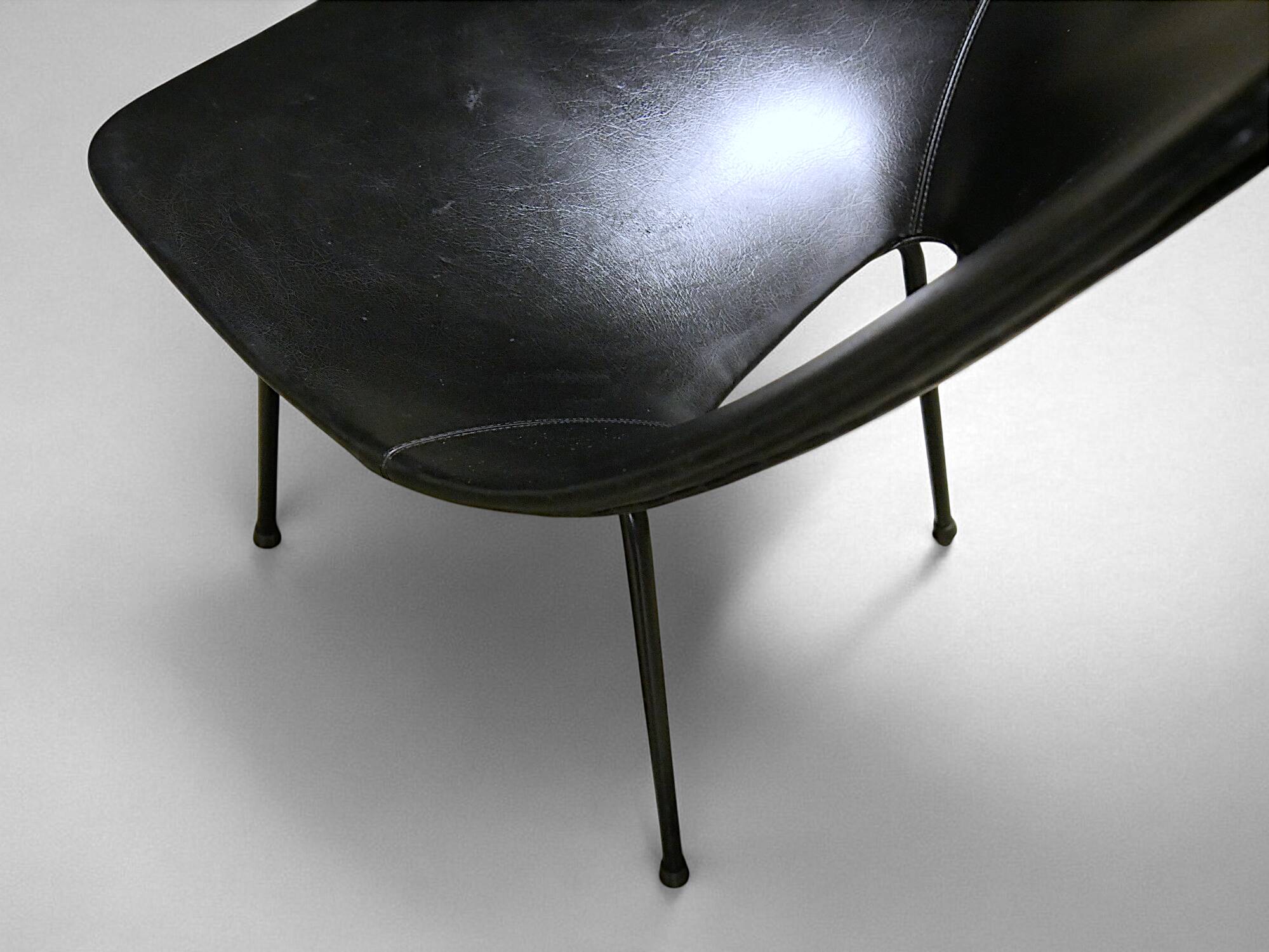 Chaise Tonneau P. Guariche par Steiner - Vintage Circa 1950