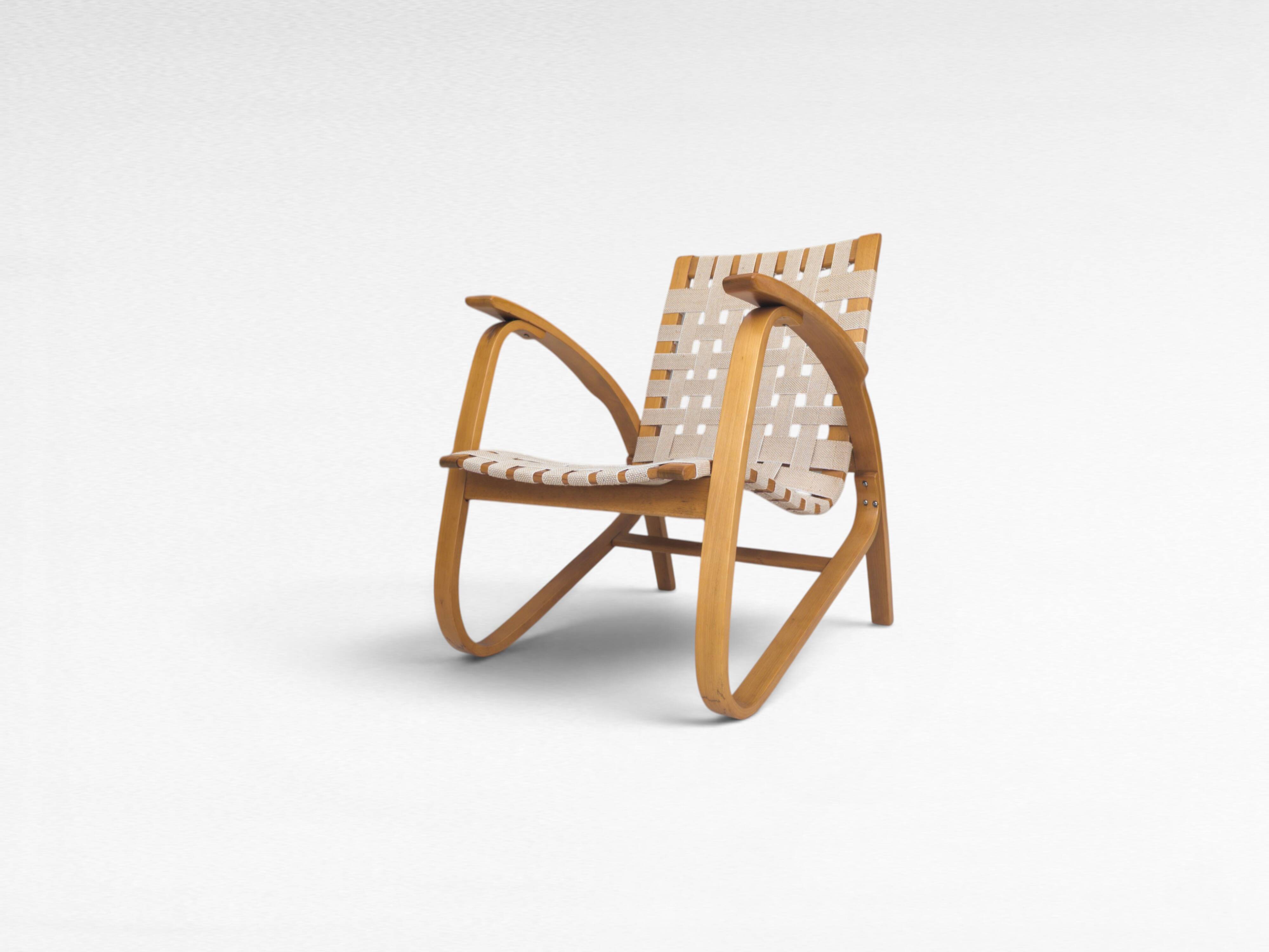 Chaise longue sculpturale en bois cintré par Jan Vaněk pour UP Zavody, années 1930.