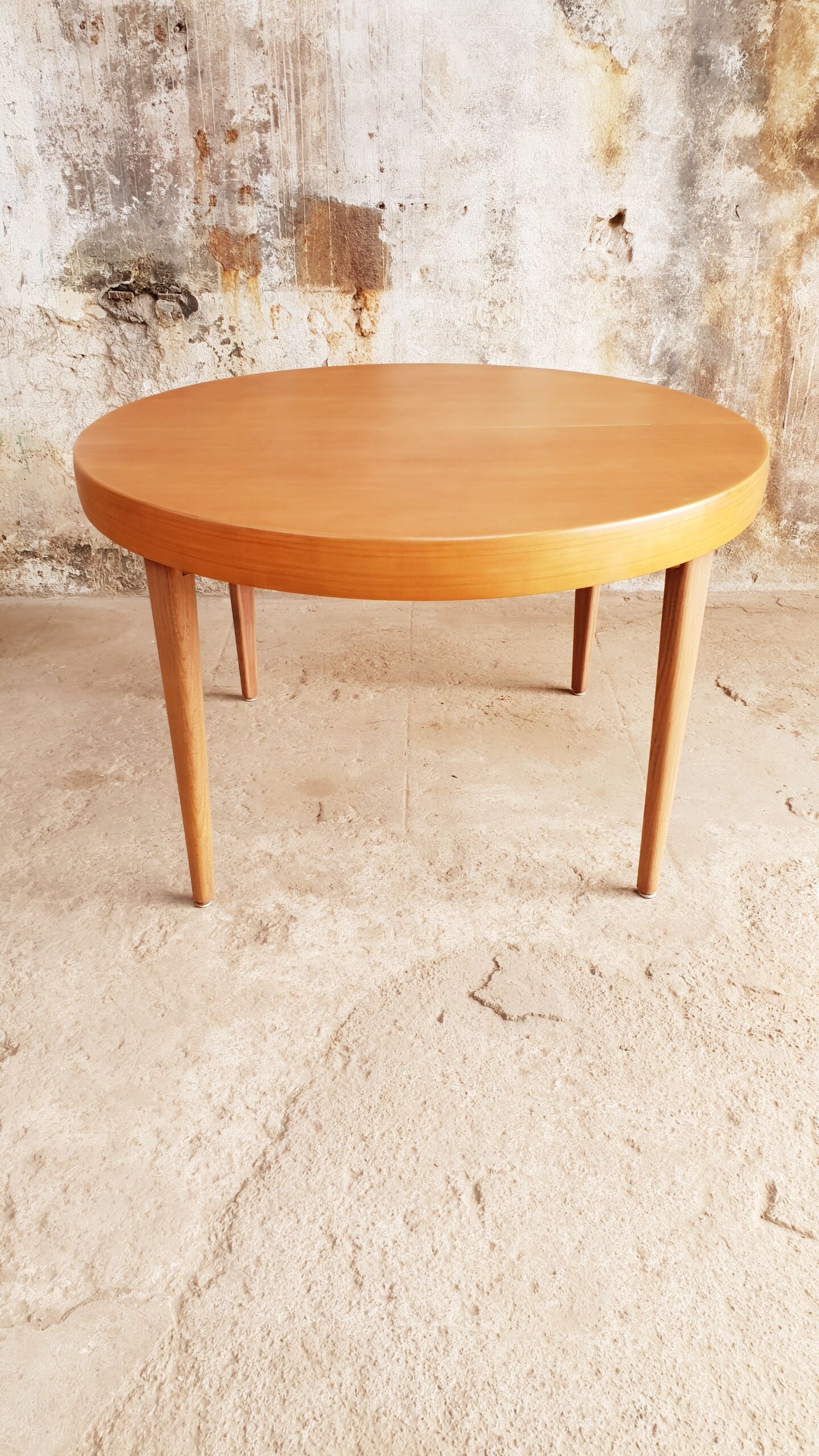 Table ronde scandinave extensible