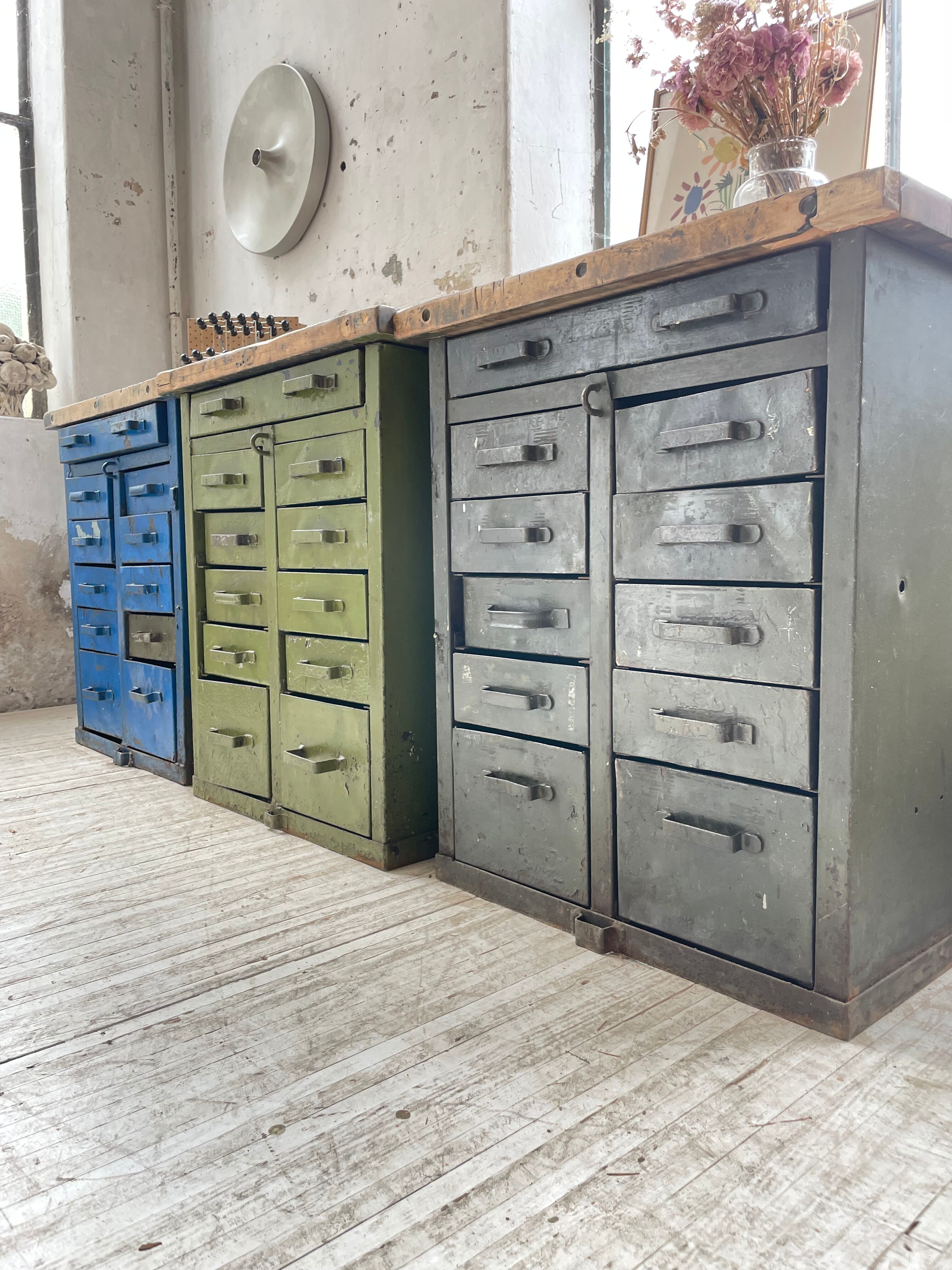 Meuble établi rangement militaire industriel bleu