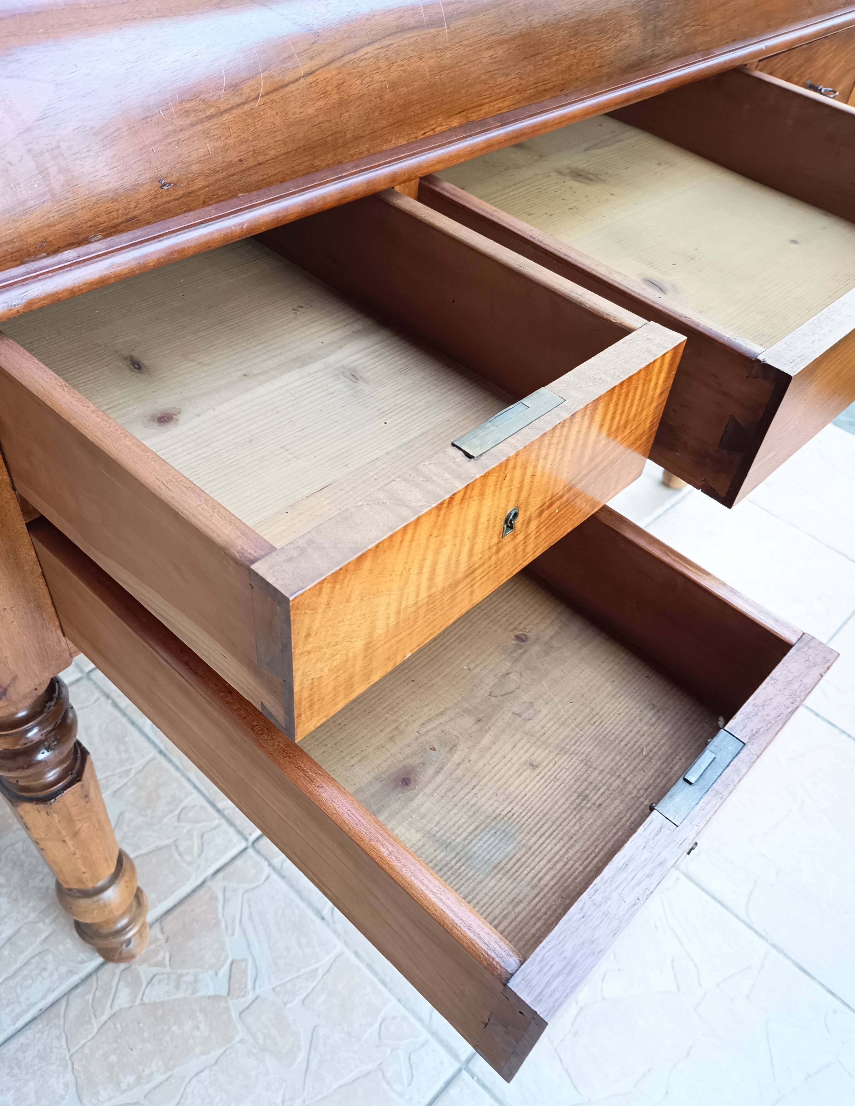 Bureau à cylindre Louis Philippe en noyer époque 19ème