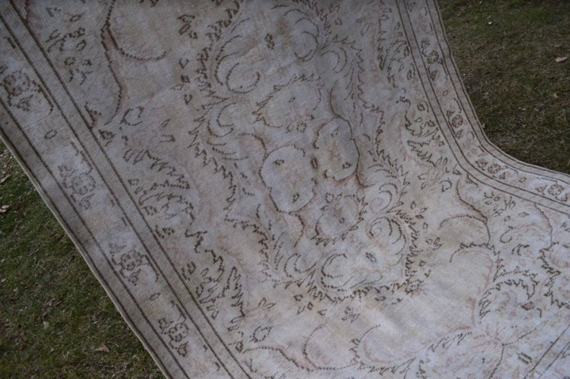 Vintage handmade Turkish rug 165x260 cm