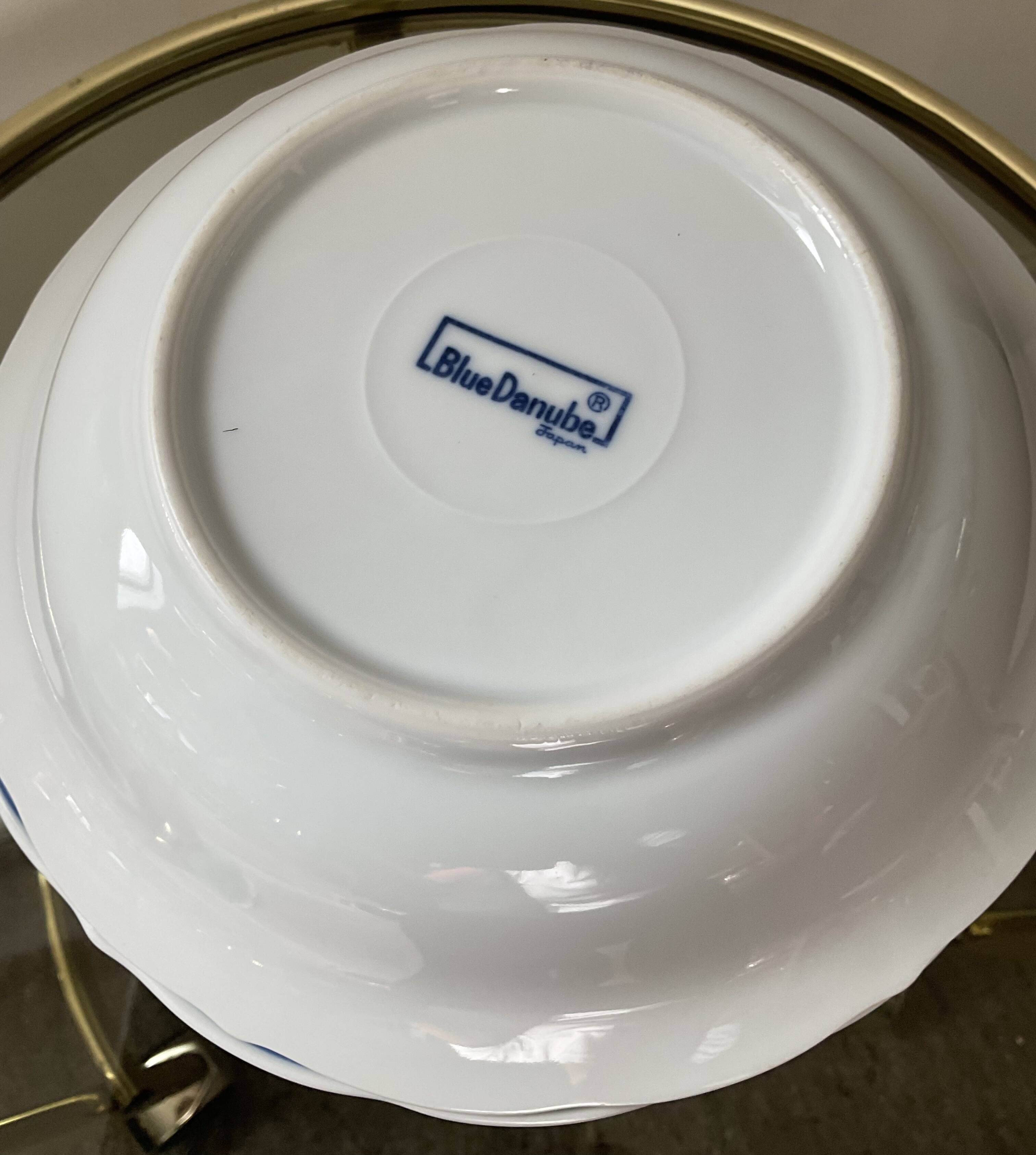 Porcelain service from the 70s