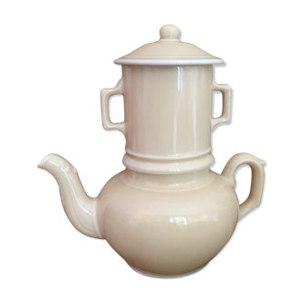 Coffee maker with vintage ceramic filter