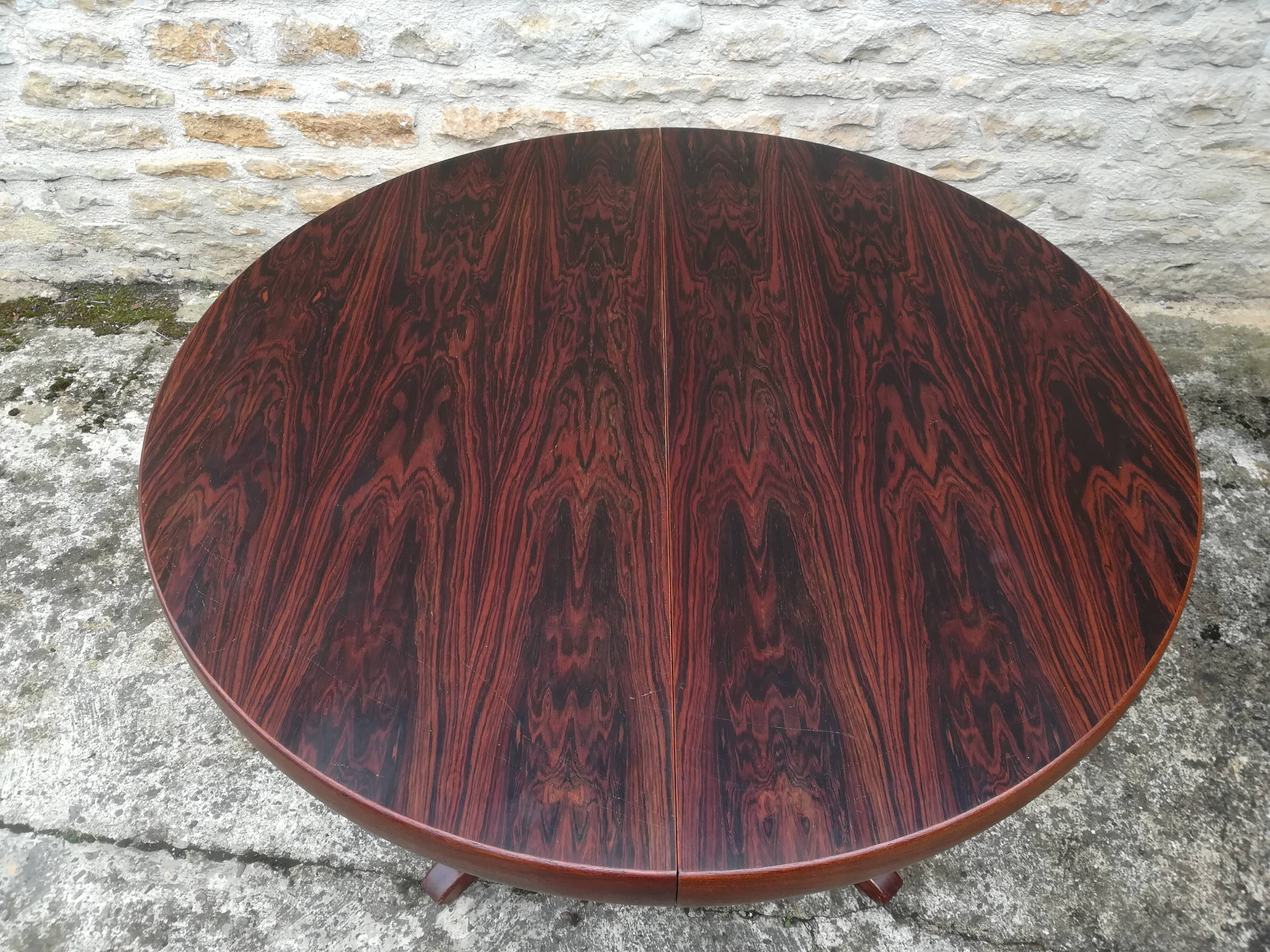 SCANDINAVIAN ROUND TABLE EXTENDED