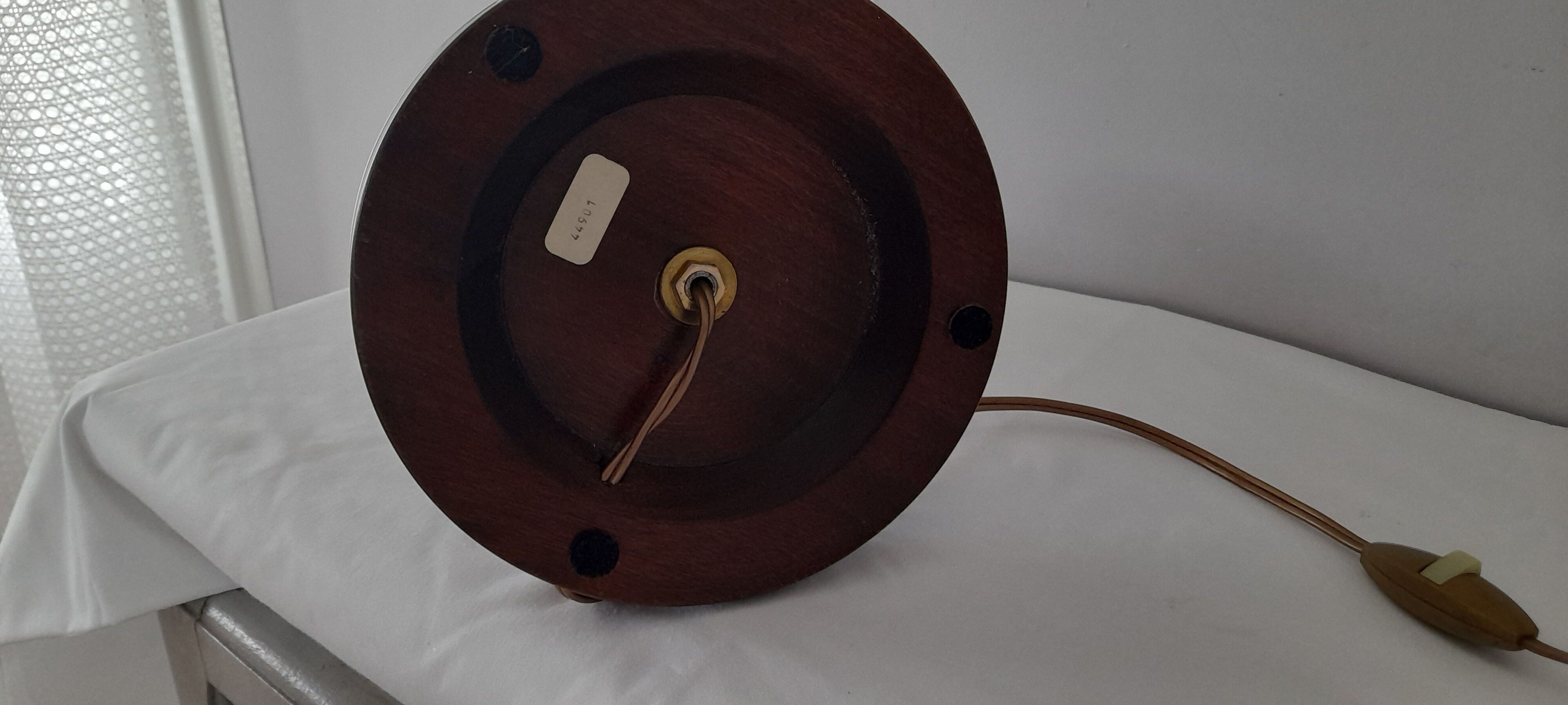 Wooden lamp base turns