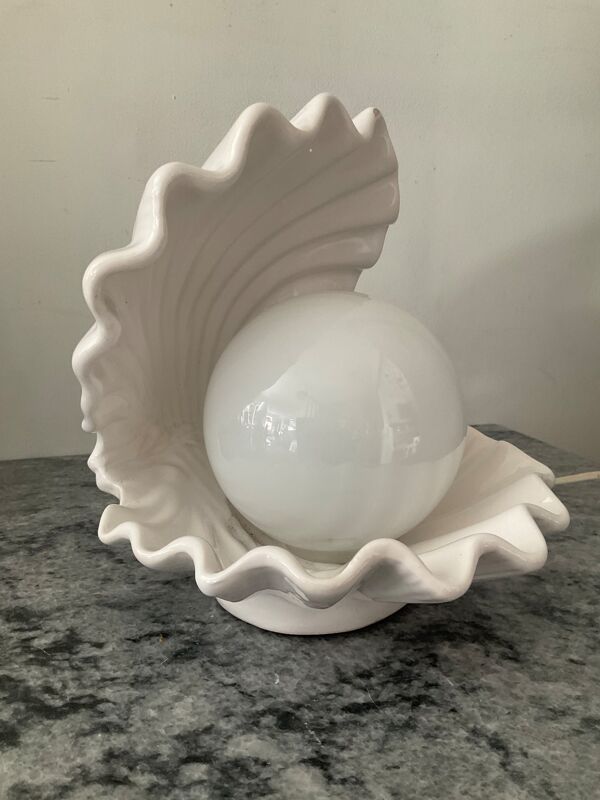 Lampe coquillage vintage en céramique et opaline