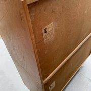 Armoire U-450 en placage de chêne, variante jaune et blanc, Jiří Jiroutek pour Inte