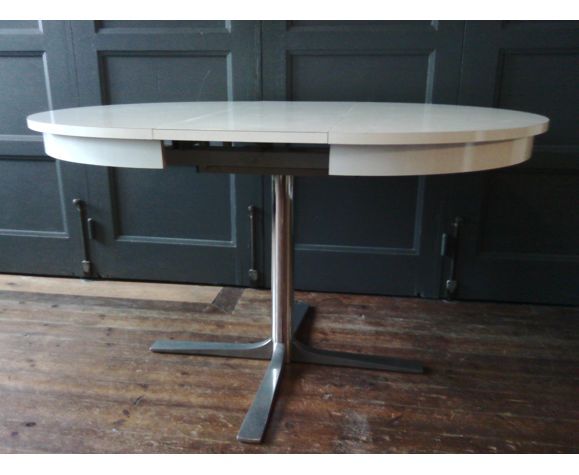 Vintage round table with extensions 1970