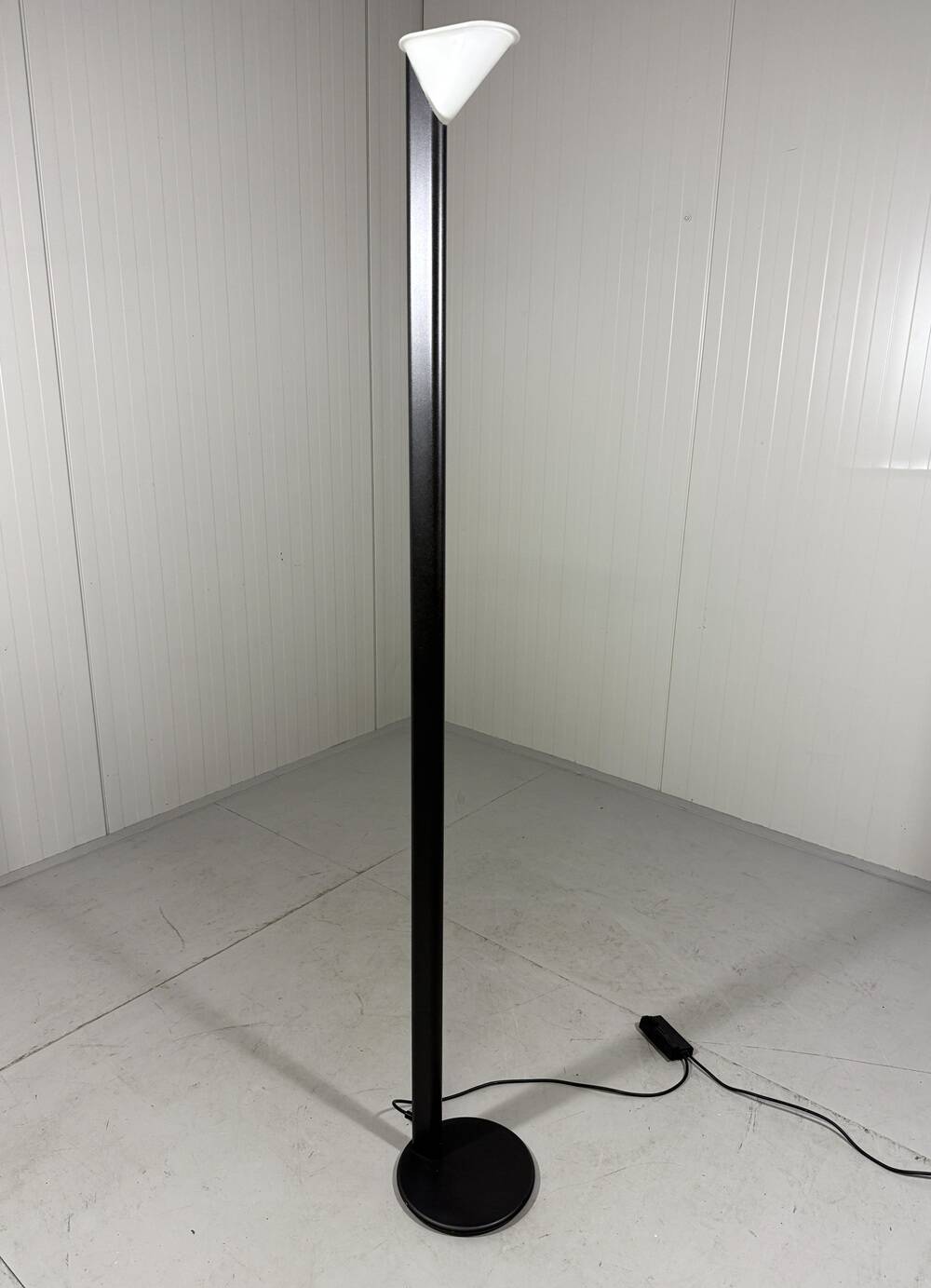 Arelux Milano minimalist floor lamp 1980’s