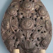 Paire d'appliques laiton repoussé motifs florales, lampe murale, applique