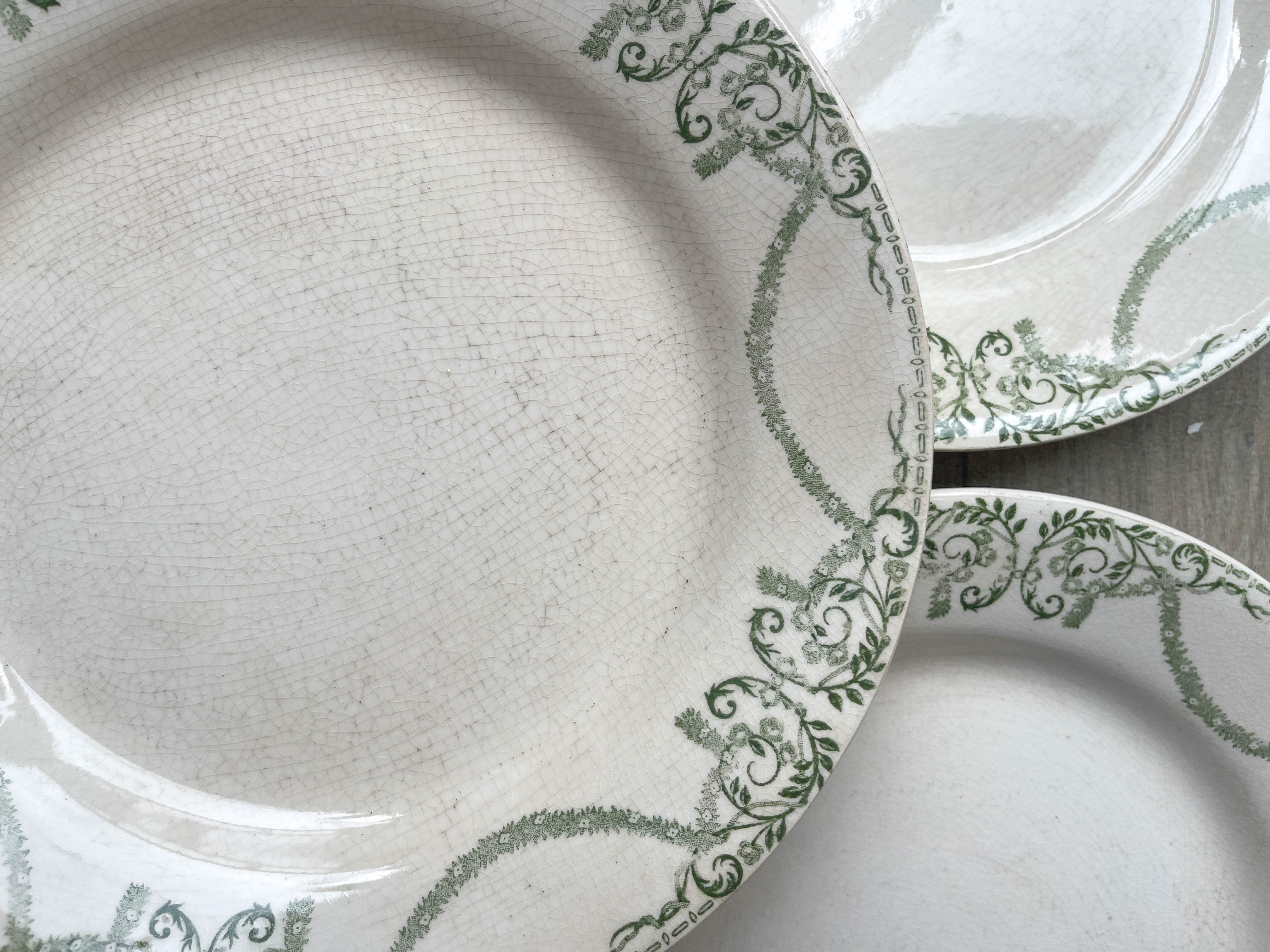 Flat plates terre de fer green creil & montereau labrador model "napoleon" 1890s