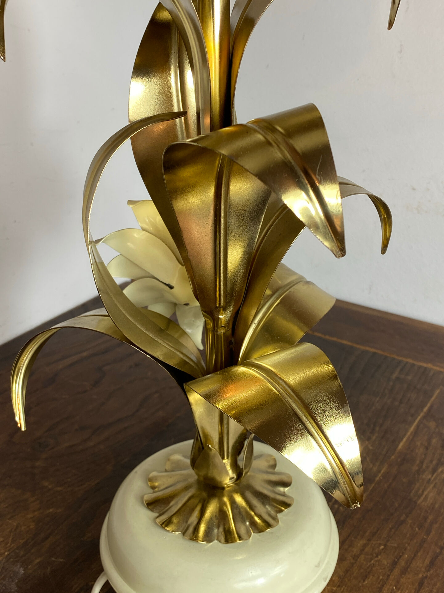 Lampe en laiton, métal et nacre