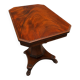 Table en Acajou avec moulure