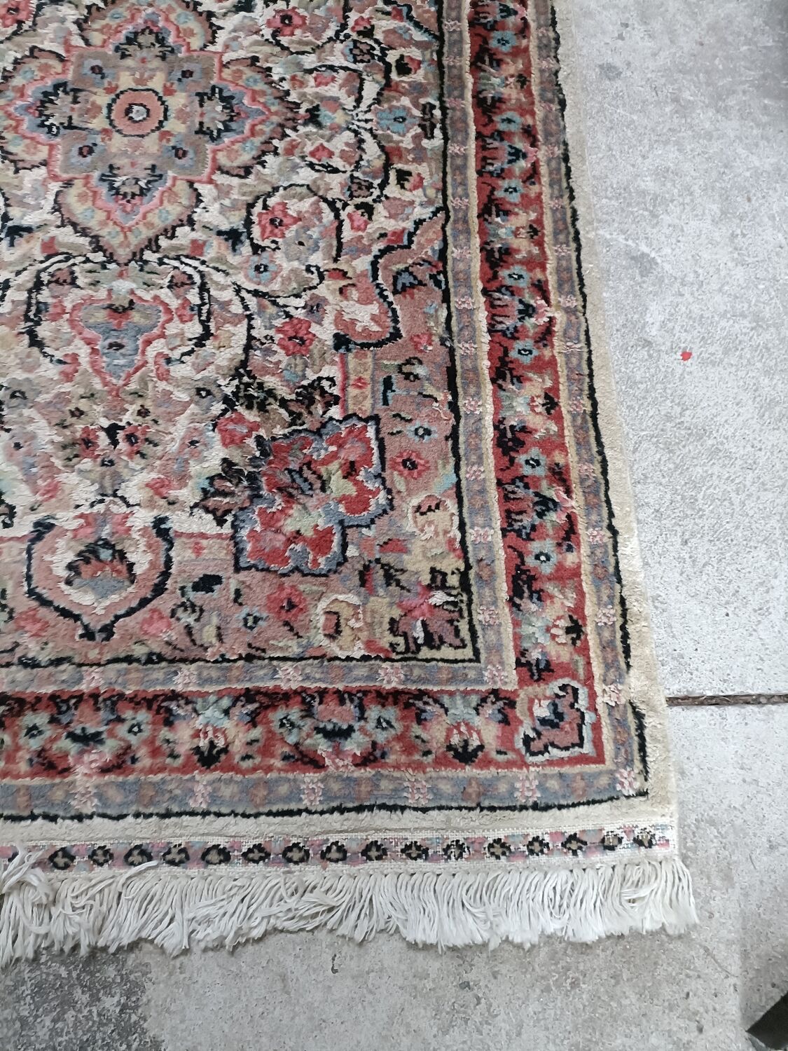 Handmade wool rugs, Pakistan
