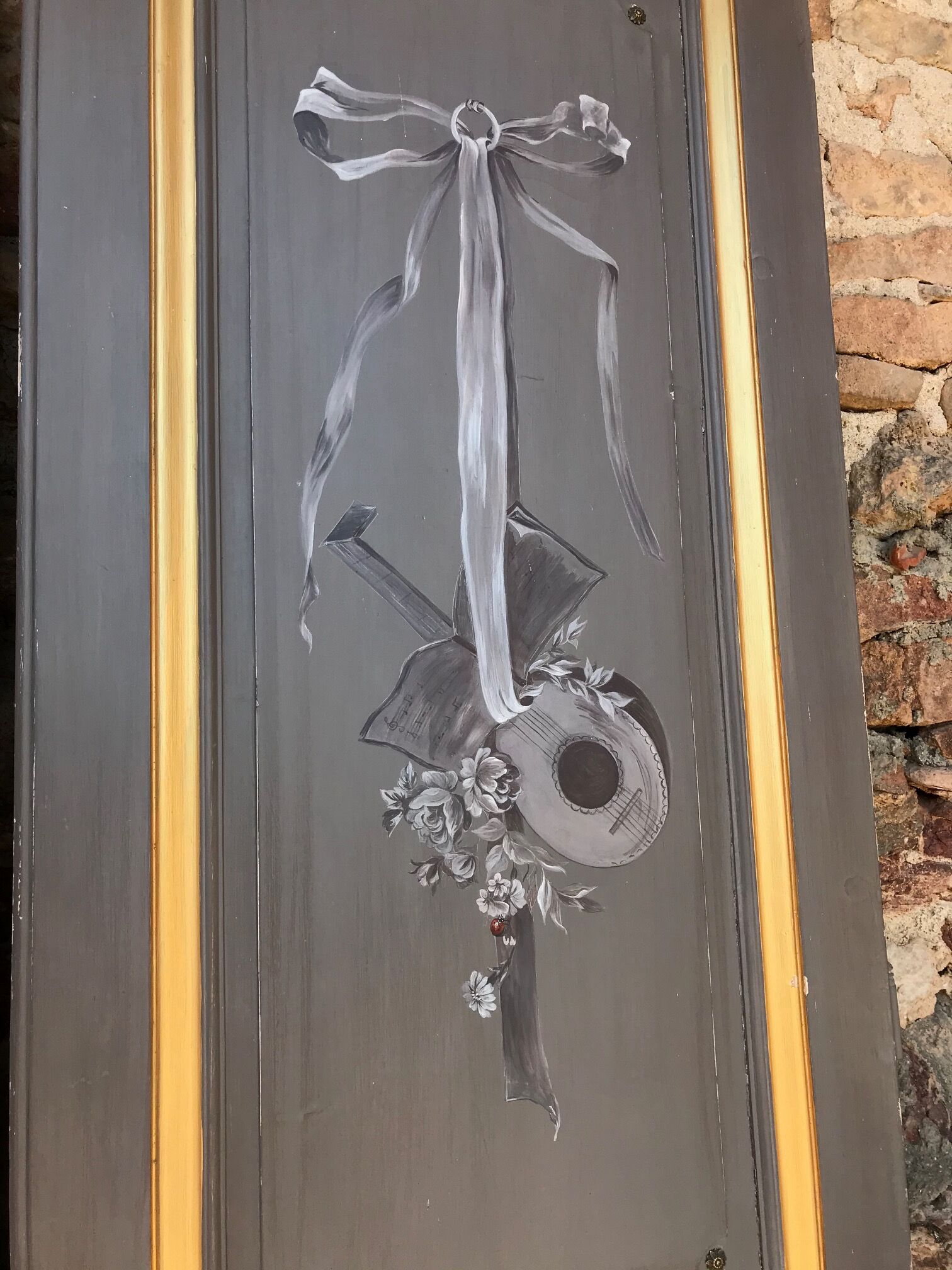 Double portes de placard peintes 1900