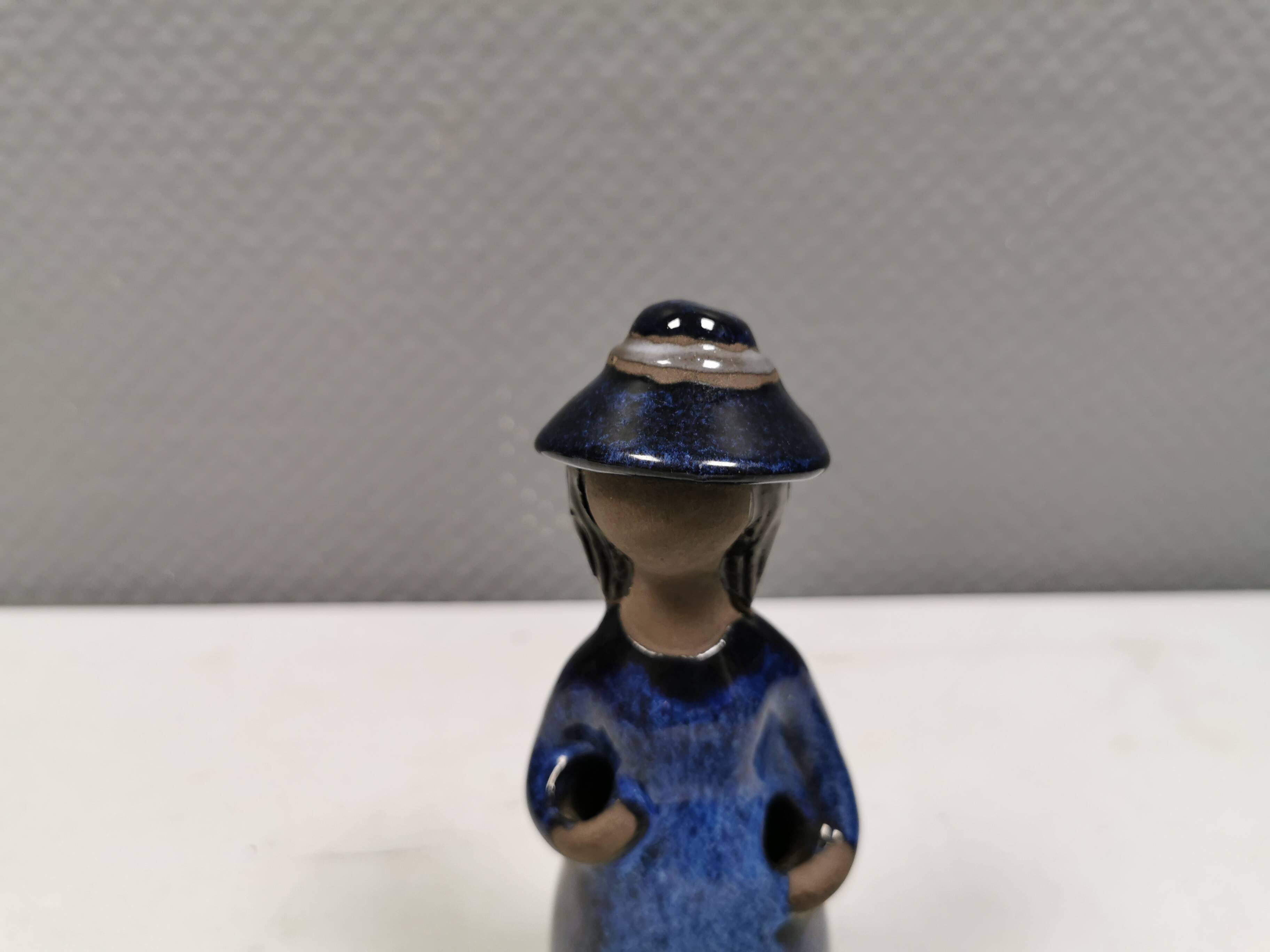 Beautiful vintage ceramic lady figurine by Elsi Bourelius Sweden 1980s