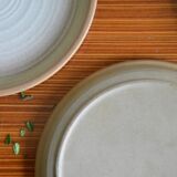Set of 3 stoneware dessert plates with raised edges