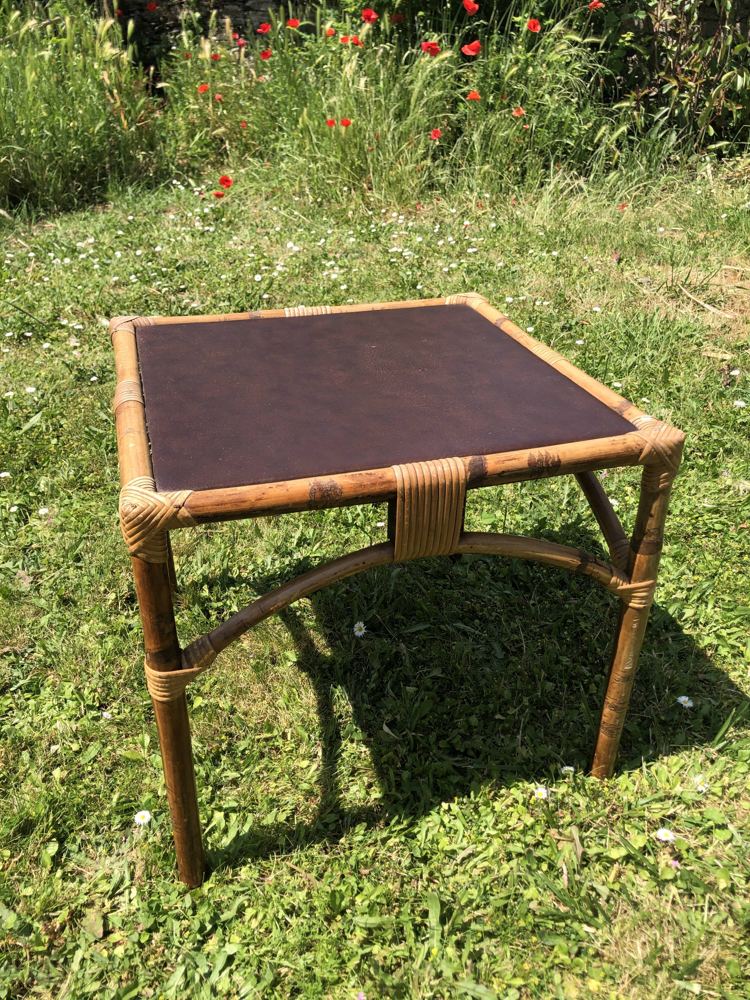 Rattan living room with 2 armchairs, coffee table cushions