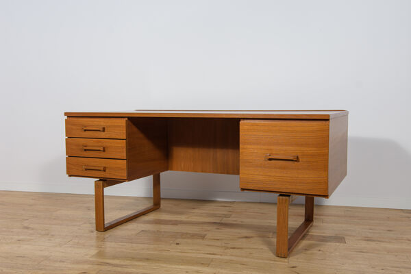 Bureau indépendant en teck de milieu de siècle par Torben Valeur et Henning Jensen pour Dyrlund, Danemark, années 1960.