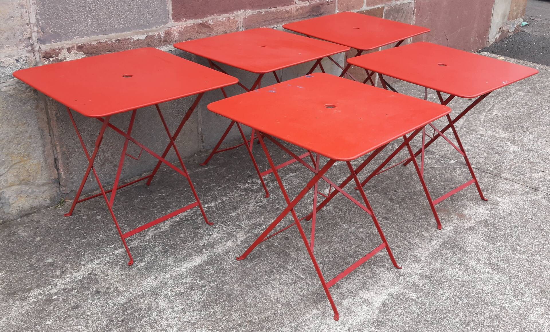 Folding bistro or garden table, made of metal. (Individually or in sets)