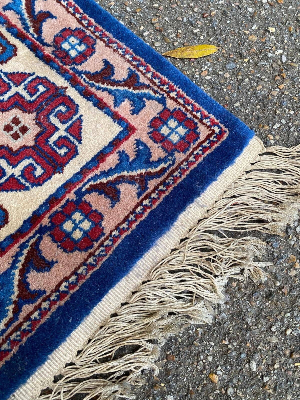Chinese Sinkiang rug in burgundy handmade wool 200x300cm from 1970