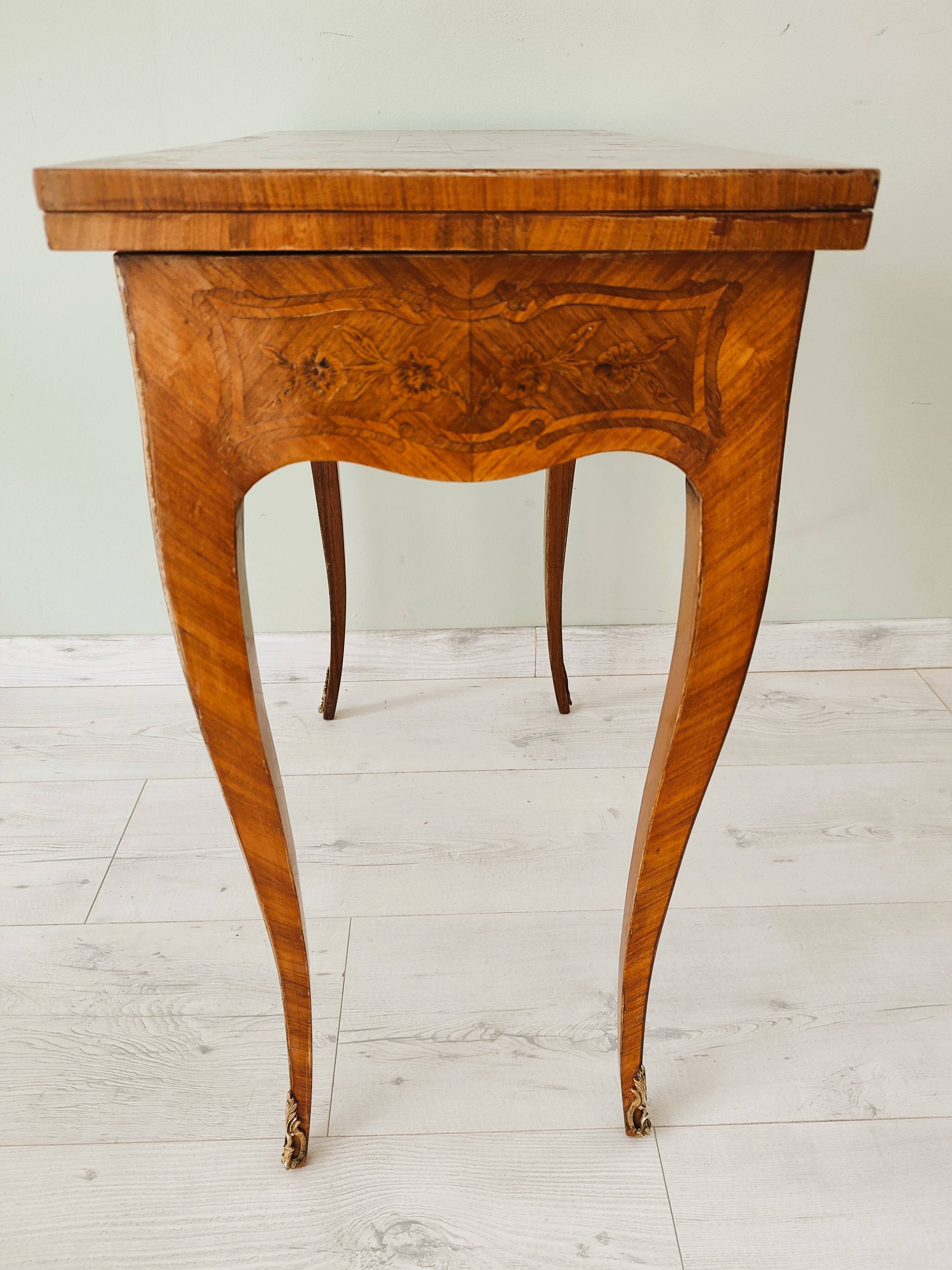 Table de jeux Louis XV en chêne marquetée