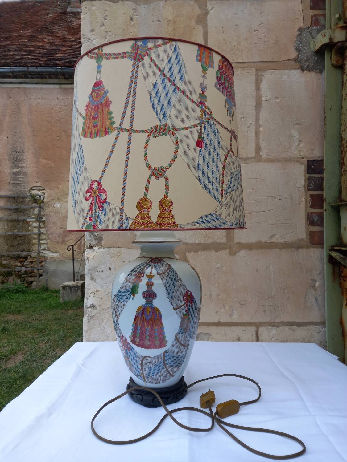 Lampe de table en porcelaine de Paris