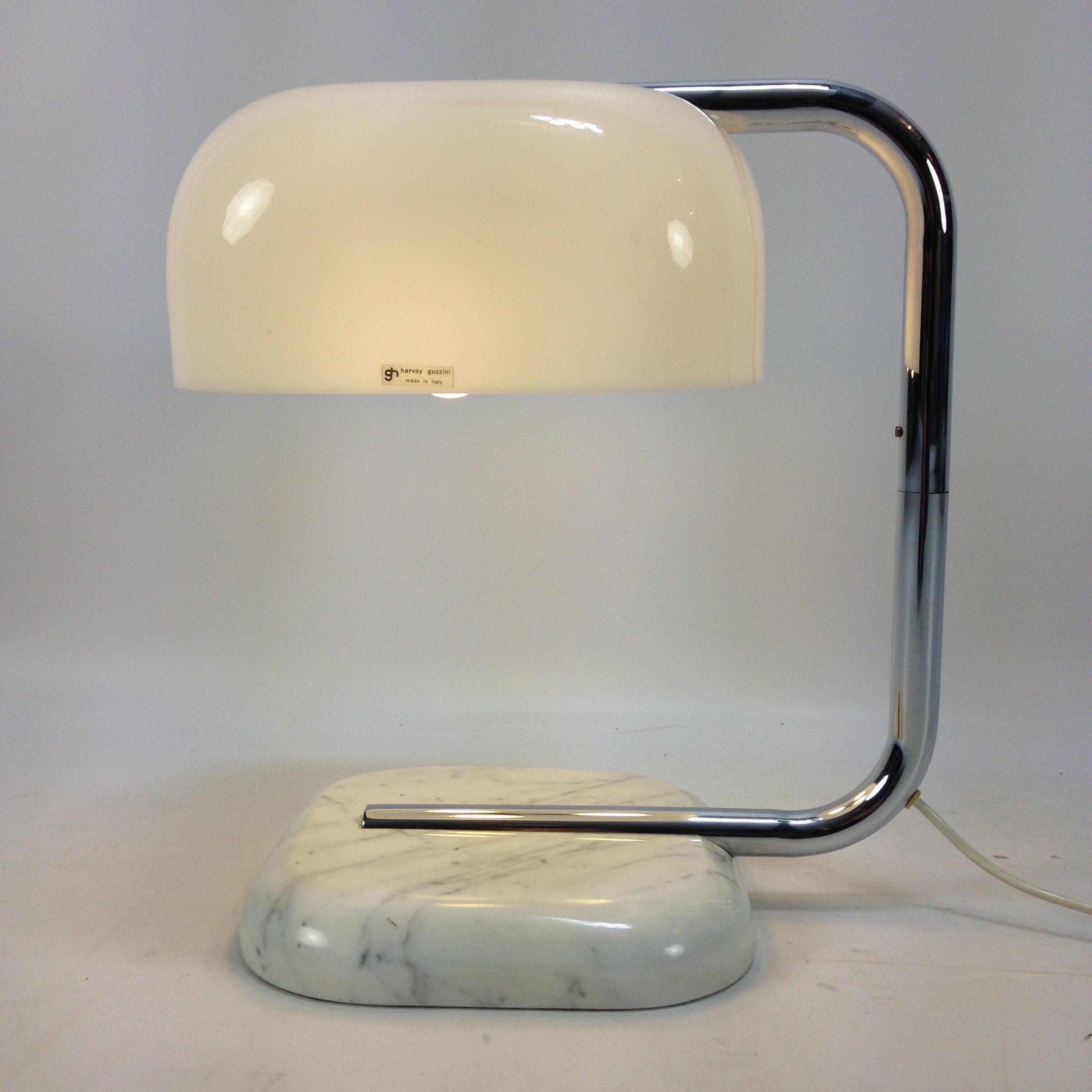 Guzzini table lamp with marble foot, 1970