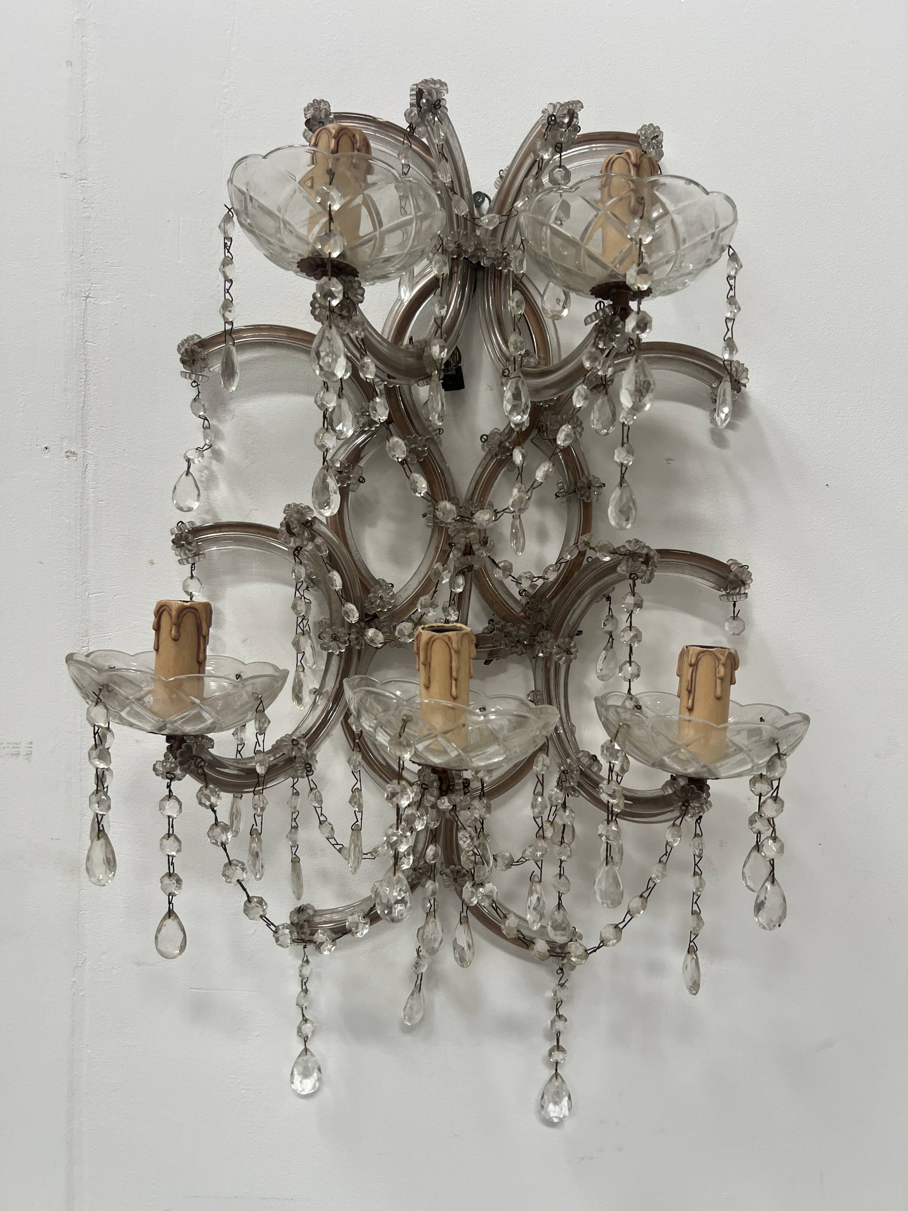 Pair of "Marie Thérèse" wall lights Brass frame glass and pendants 20th century