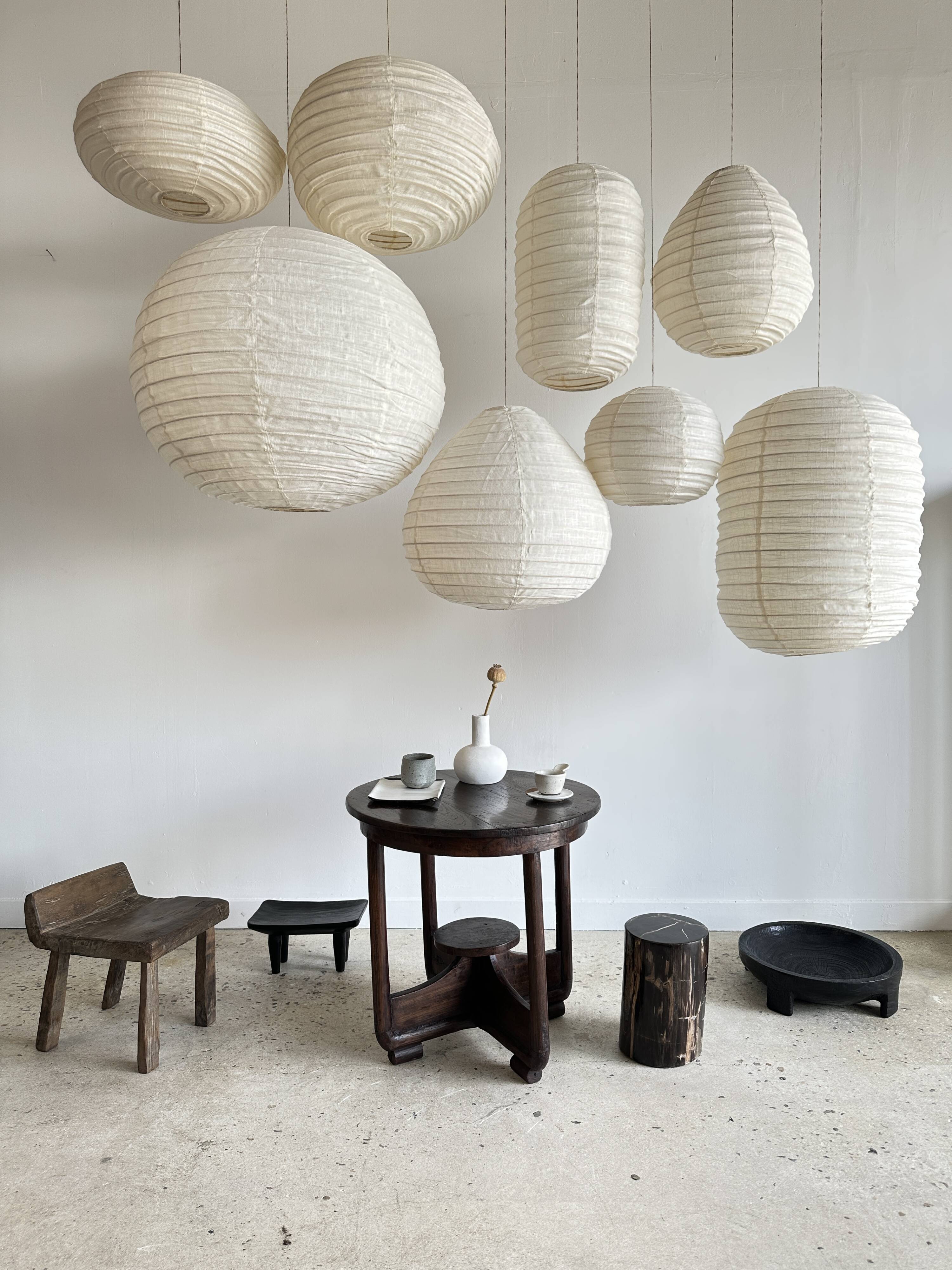 Small Japanese-style natural rattan and linen pendant light in the shape of a drop H40 D35