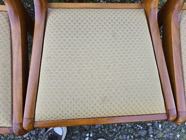 Lot de six chaises dessus  tissu