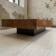 Table basse italienne laque loupe d’orme