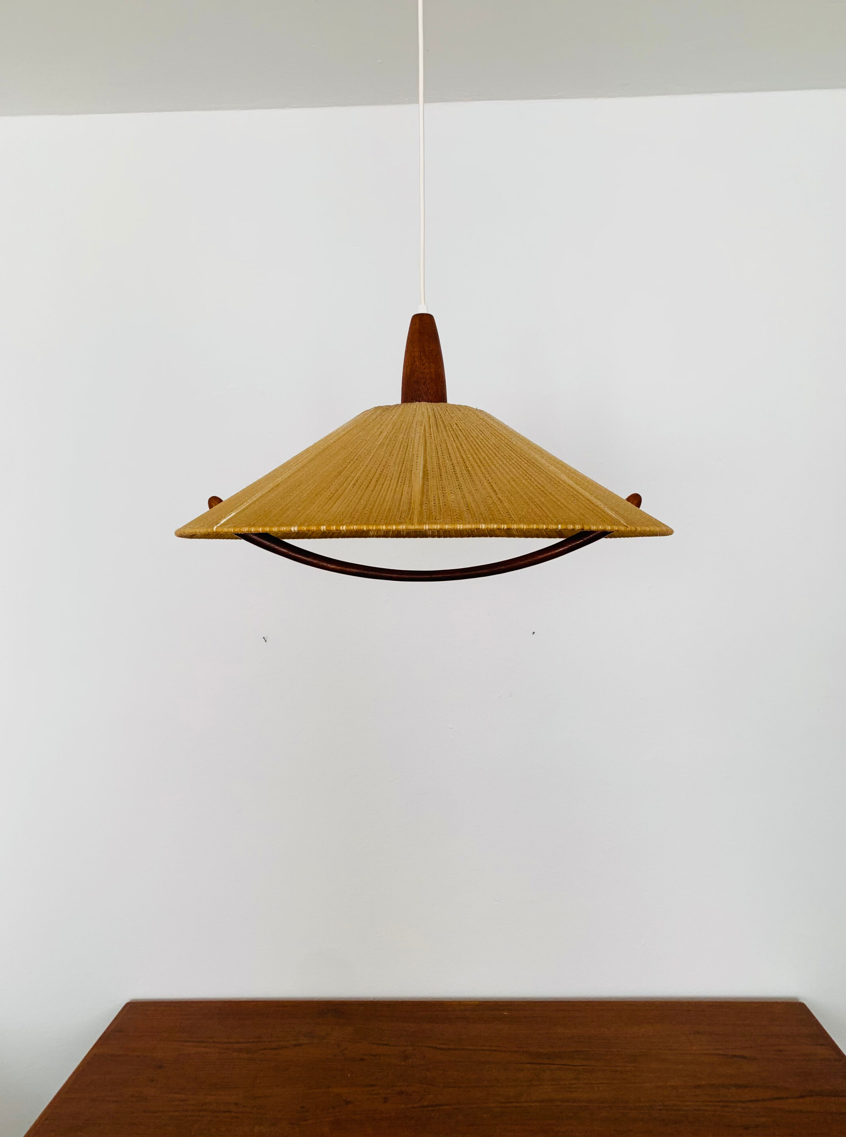 Raffia bast and teak pendant lamp by Temde